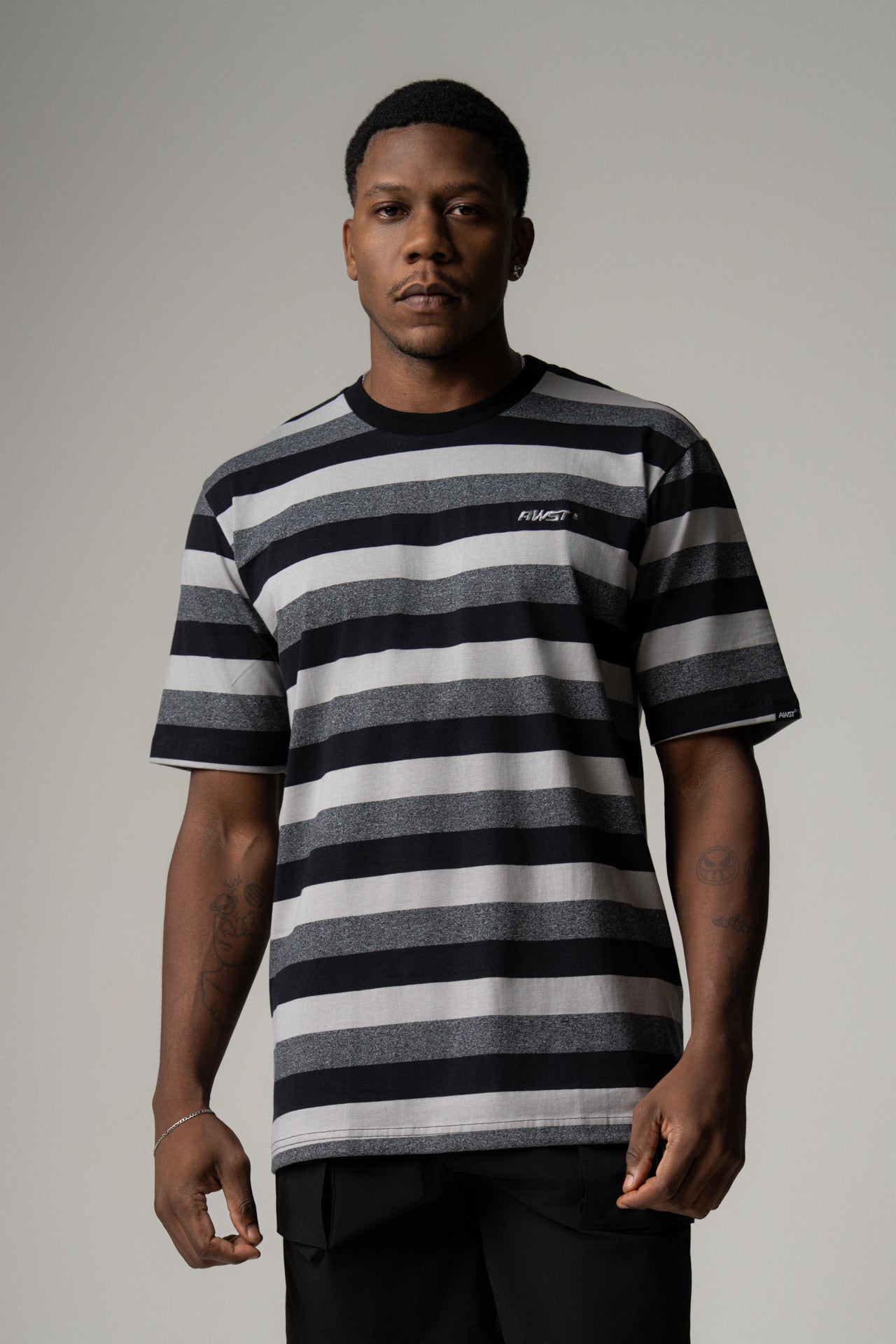 Camisa Listrada Preto e Cinza