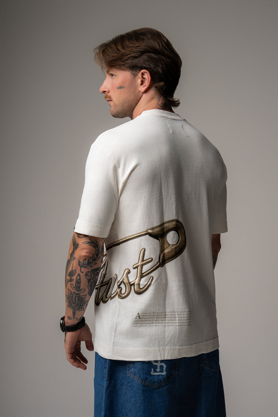 Camisa Tubular Alfinete